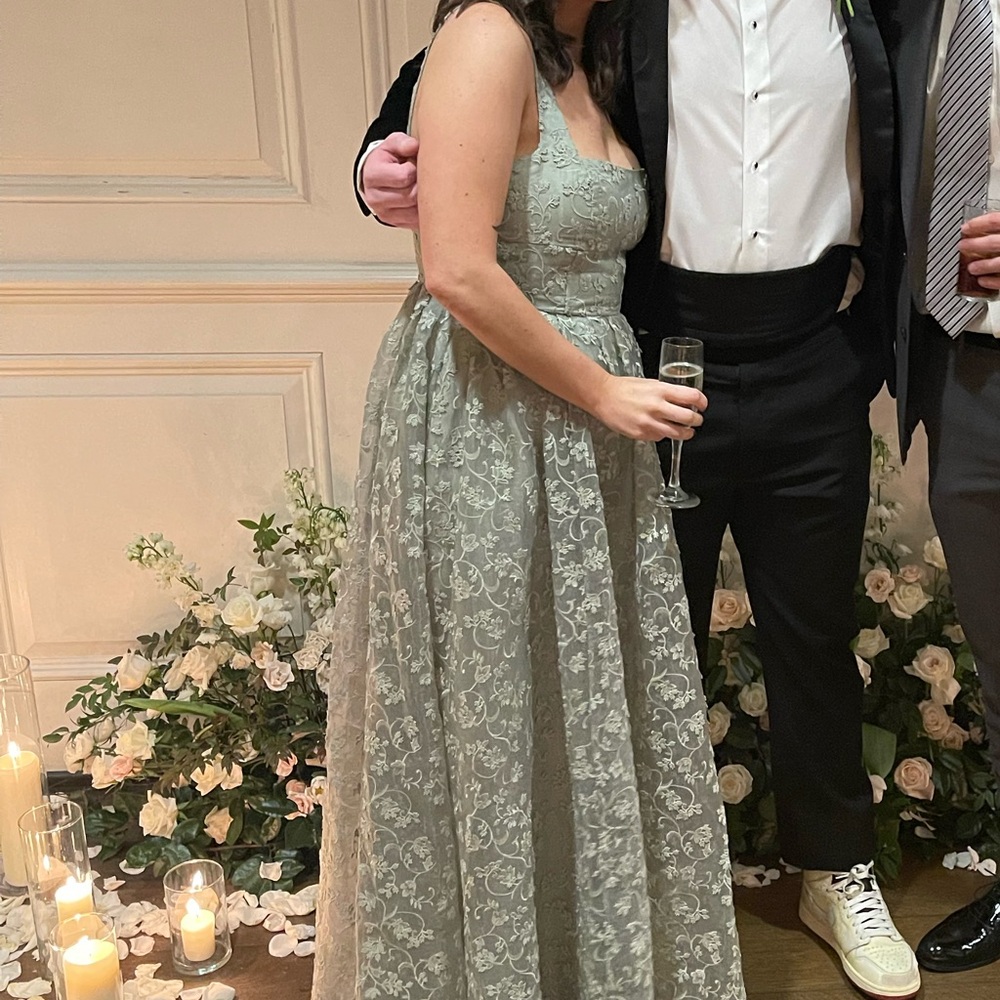 Elegant Green Floral Gown - Picture 2 of 2